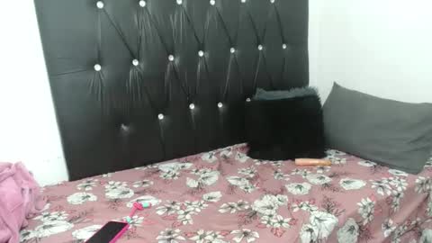 lsnnickykhanyile online show from October 6, 2025, 6:05 pm