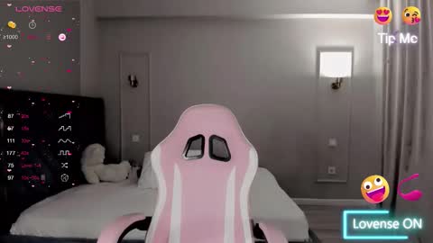 Snapshot of lu_mina chatting on September 15, 2025, 12:54 am lu_mina online show from September 15, 2025, 12:54 am