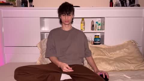 luan online show from November 20, 2025, 11:48 pm