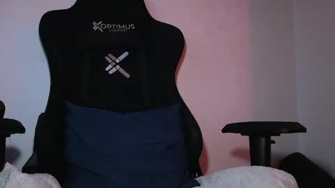   online show from May 7, 2026, 2:44 pm