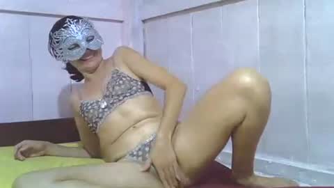 Snapshot of luana42 chatting on November 5, 2025, 4:45 am Luana online show from November 5, 2025, 4:45 am