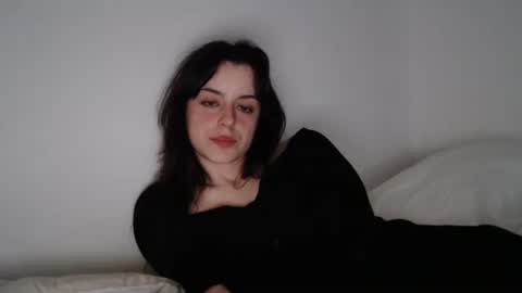 luana online show from October 4, 2025, 9:46 pm