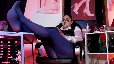 luanadabbraccio_ online show from May 12, 2026, 5:32 pm