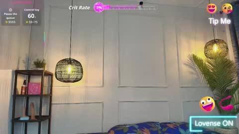 lUAN online show from May 12, 2026, 11:51 am