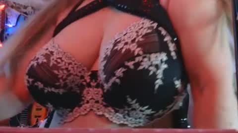 luanna837 online show from June 14, 2026, 2:24 am