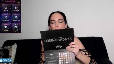 Snapshot of luara_ chatting on February 12, 2026, 2:01 pm luara_ online show from February 12, 2026, 2:01 pm