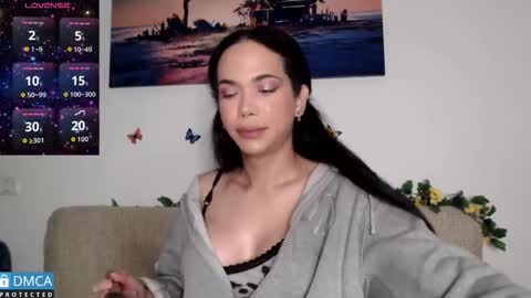 Snapshot of luara_ chatting on March 14, 2026, 9:04 am luara_ online show from March 14, 2026, 9:04 am