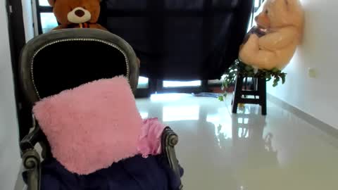 luara__01__lecat_1 online show from January 12, 2026, 8:47 pm