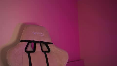 Luba online show from September 23, 2025, 6:33 pm