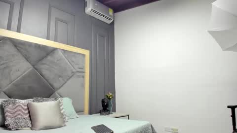 luca_morettii online show from February 1, 2026, 11:47 pm