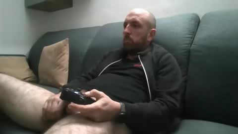 Snapshot of lucabeech88 chatting on November 3, 2025, 8:21 pm Luca online show from November 3, 2025, 8:21 pm