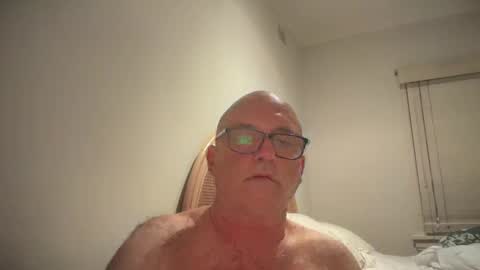lucas10004 online show from January 5, 2025, 10:43 am