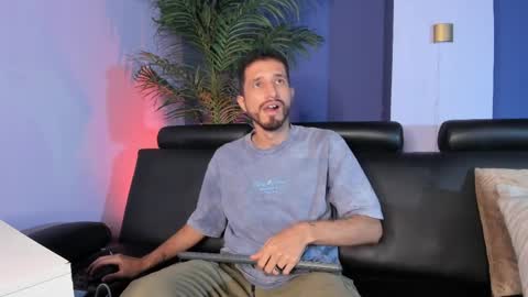 Snapshot of lucas4me chatting on April 1, 2026, 4:13 am Lucas online show from April 1, 2026, 4:13 am