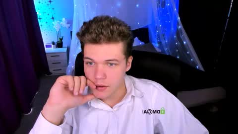 lucas_long_ online show from November 7, 2025, 9:53 am