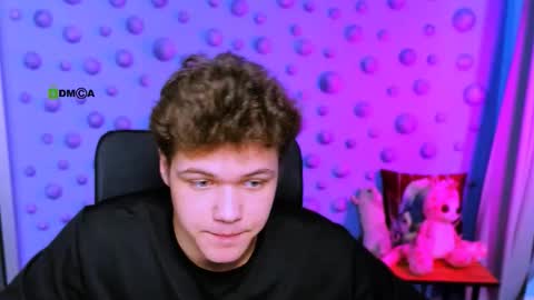 lucas_long_ online show from December 4, 2025, 9:40 am