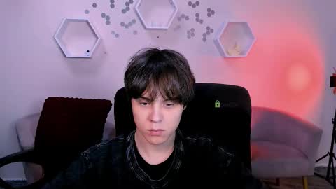 lucas_long_ online show from December 5, 2025, 9:51 am