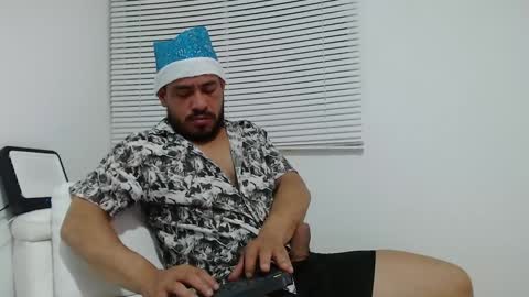 Snapshot of lucas_montesori chatting on January 1, 2025, 6:15 am Lucas Montesori online show from January 1, 2025, 6:15 am