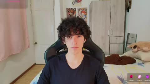 Snapshot of lucas_xo chatting on April 16, 2026, 12:44 am lucas_xo online show from April 16, 2026, 12:44 am