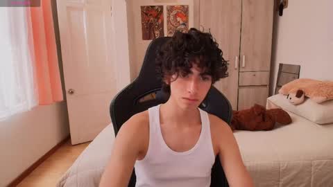 Snapshot of lucas_xo chatting on April 18, 2026, 7:58 pm lucas_xo online show from April 18, 2026, 7:58 pm