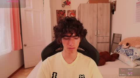 Snapshot of lucas_xo chatting on April 25, 2026, 8:39 pm lucas_xo online show from April 25, 2026, 8:39 pm