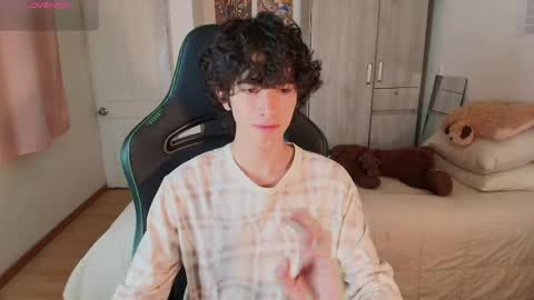 Snapshot of lucas_xo chatting on April 29, 2026, 2:26 am lucas_xo online show from April 29, 2026, 2:26 am