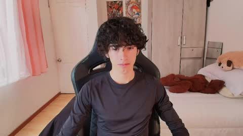 Snapshot of lucas_xo chatting on May 17, 2026, 8:05 pm lucas_xo online show from May 17, 2026, 8:05 pm