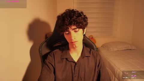 lucas_xo online show from June 13, 2026, 3:26 am