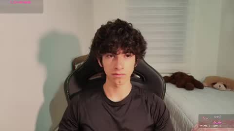 lucas_xo online show from June 23, 2026, 2:31 am