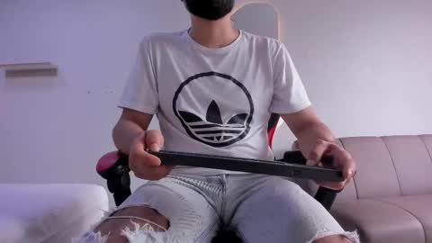 Lucas  Beaumont online show from February 2, 2026, 1:54 pm