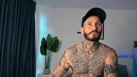 lucasexclusive online show from May 5, 2026, 5:48 am