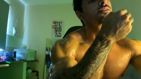 lucasfit24 online show from March 25, 2026, 3:07 pm