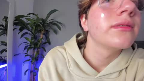 Lucas Morales online show from May 16, 2026, 12:37 pm
