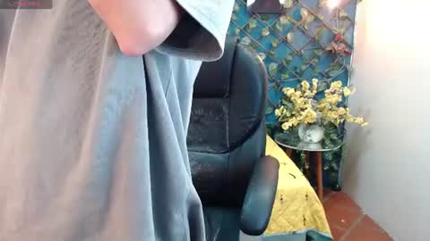 Snapshot of lucasssmith11 chatting on June 18, 2026, 8:57 pm LucassSmith11 online show from June 18, 2026, 8:57 pm