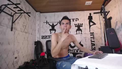 Lucca Moreti online show from April 13, 2026, 3:34 am