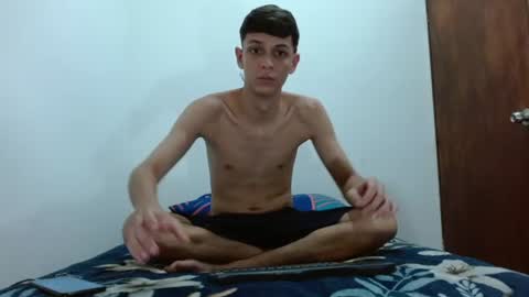 LUCHO HOT  online show from June 25, 2026, 12:43 am
