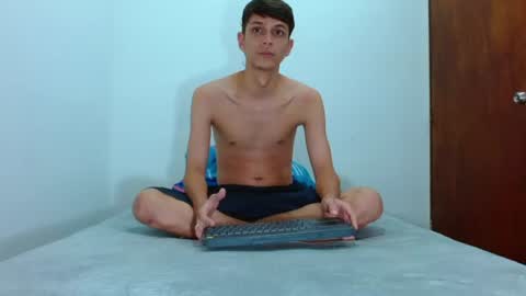 LUCHO HOT  online show from July 21, 2026, 1:19 am