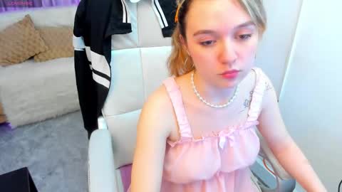 Snapshot of lucia_copper chatting on November 1, 2025, 3:36 pm lucia_copper online show from November 1, 2025, 3:36 pm