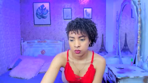Snapshot of lucia_janne chatting on October 27, 2025, 7:29 pm Lucla online show from October 27, 2025, 7:29 pm