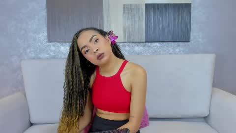 Snapshot of lucia_janne chatting on June 6, 2026, 8:35 pm Lucla online show from June 6, 2026, 8:35 pm