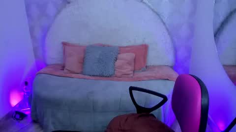 Snapshot of lucia_janne chatting on July 9, 2026, 9:30 pm Lucla online show from July 9, 2026, 9:30 pm
