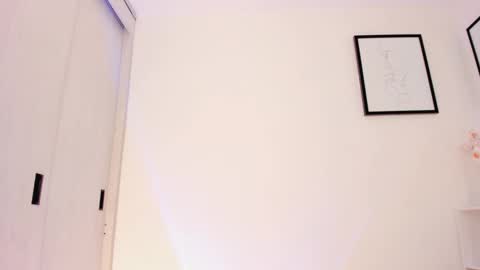 Lucia online show from September 18, 2025, 9:39 pm