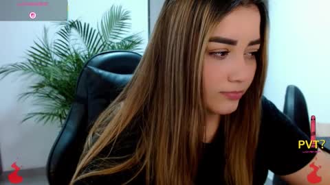 lucia star  online show from March 4, 2026, 9:32 pm