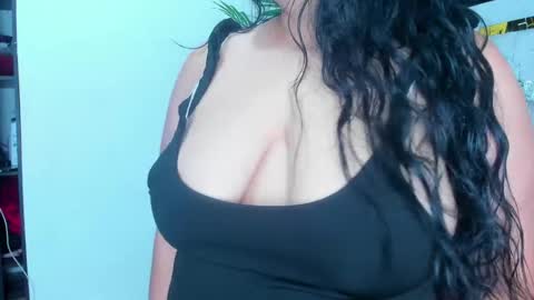 Lucia Vonne online show from December 15, 2024, 11:55 am