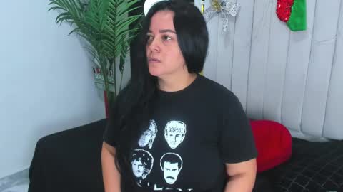 Lucia Vonne online show from December 18, 2024, 11:34 am