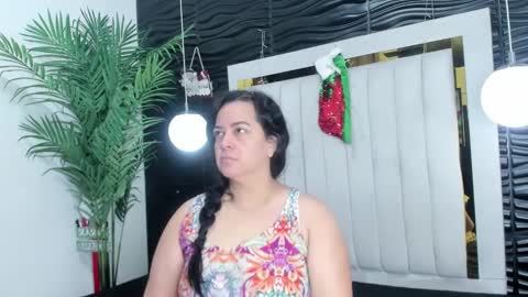 Lucia Vonne online show from December 27, 2024, 11:28 am