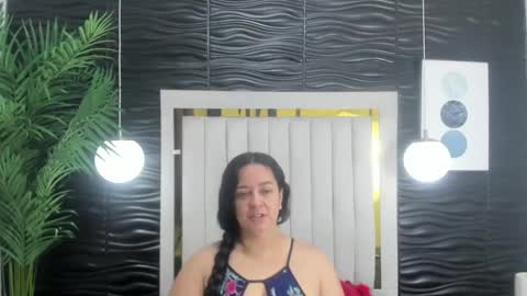 Lucia Vonne online show from January 21, 2025, 11:35 am
