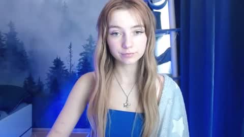 Snapshot of luciacam20 chatting on January 7, 2025, 10:22 am Lucy online show from January 7, 2025, 10:22 am