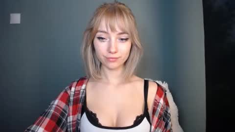 Lucy online show from February 22, 2026, 7:34 pm