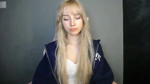 Snapshot of luciacam20 chatting on April 12, 2026, 6:24 pm Lucy online show from April 12, 2026, 6:24 pm