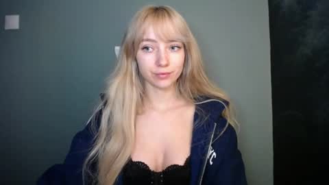 Snapshot of luciacam20 chatting on April 15, 2026, 6:15 pm Lucy online show from April 15, 2026, 6:15 pm